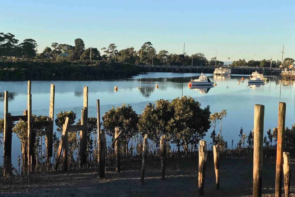 That Seaside Cottage - Fully Equipped Home, 4 Bedrooms On The Foreshore Tooradin Bagian luar foto