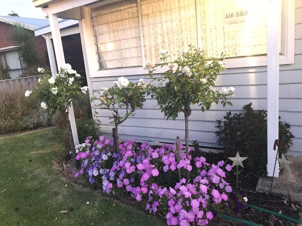 That Seaside Cottage - Fully Equipped Home, 4 Bedrooms On The Foreshore Tooradin Bagian luar foto